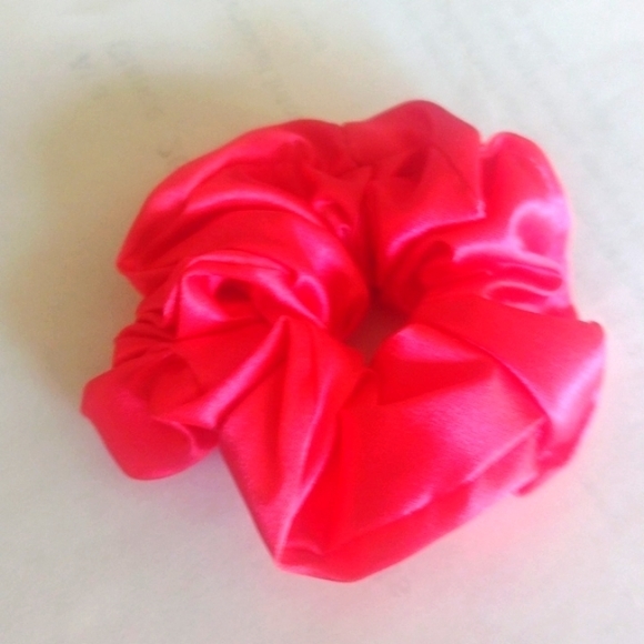invisbobble Accessories - How to hold a fine hair ponytail